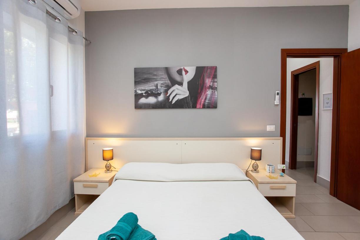 Mivida "Le Stanze Di Ada" Bed & Breakfast San Teodoro  Exterior photo